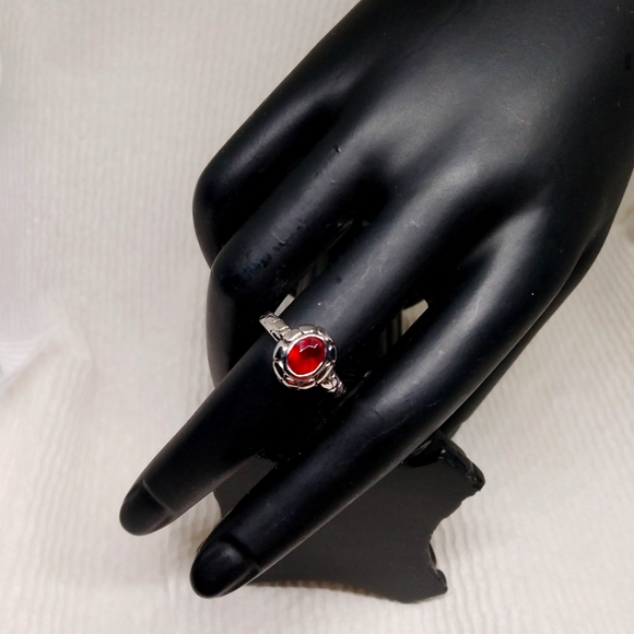 SIZE 8 STERLING SILVER RUBY RING - Picture 2 of 3